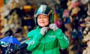 Nữ tài xế U70 ổn định cuộc sống sau 7 năm gắn bó Grab